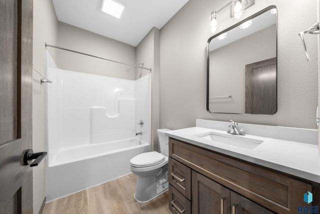 638 Harter Dr Drive, Madison, SD 57042