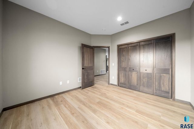 638 Harter Dr Drive, Madison, SD 57042