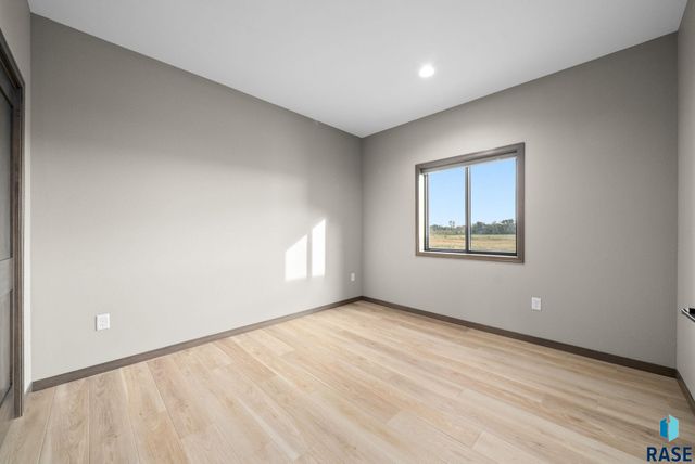 638 Harter Dr Drive, Madison, SD 57042