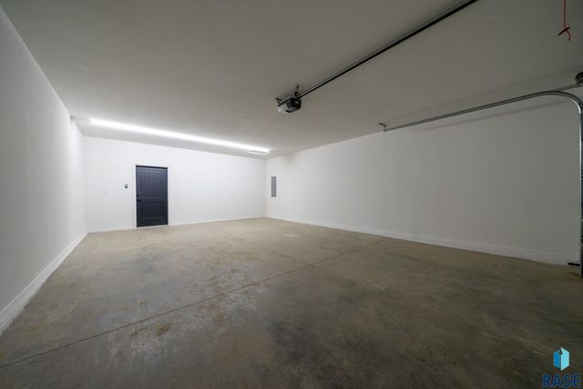 638 Harter Dr Drive, Madison, SD 57042