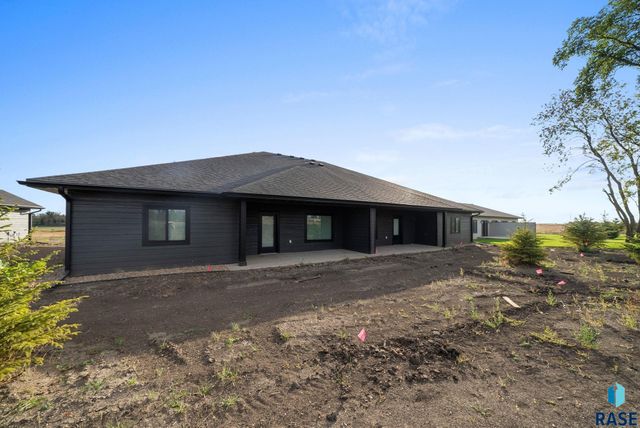 638 Harter Dr Drive, Madison, SD 57042