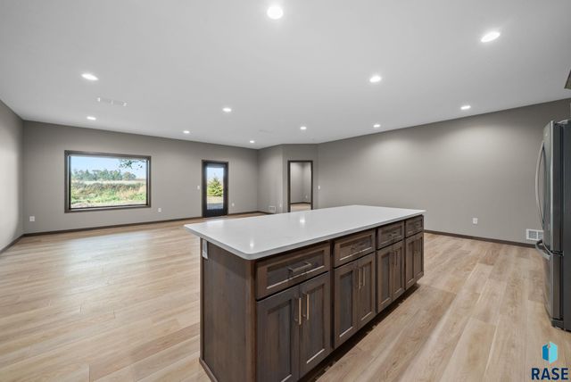 638 Harter Dr Drive, Madison, SD 57042