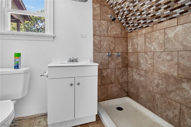 186 Parmely Avenue, Elyria, OH 44035