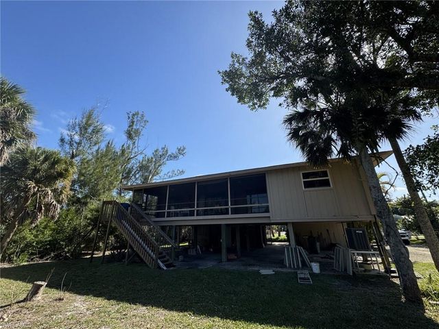 1595 Bunting LN, Sanibel, FL 33957