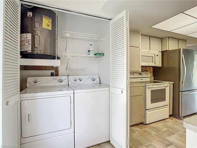 1595 Bunting LN, Sanibel, FL 33957