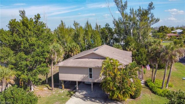 1595 Bunting LN, Sanibel, FL 33957