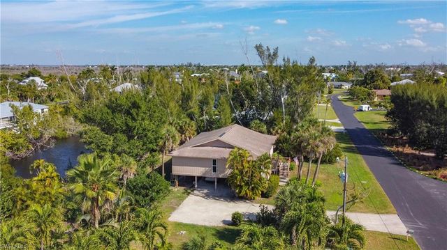 1595 Bunting LN, Sanibel, FL 33957