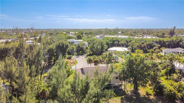 1595 Bunting LN, Sanibel, FL 33957