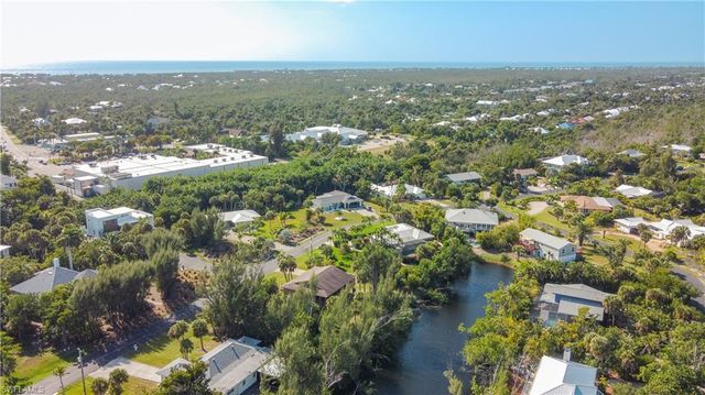 1595 Bunting LN, Sanibel, FL 33957