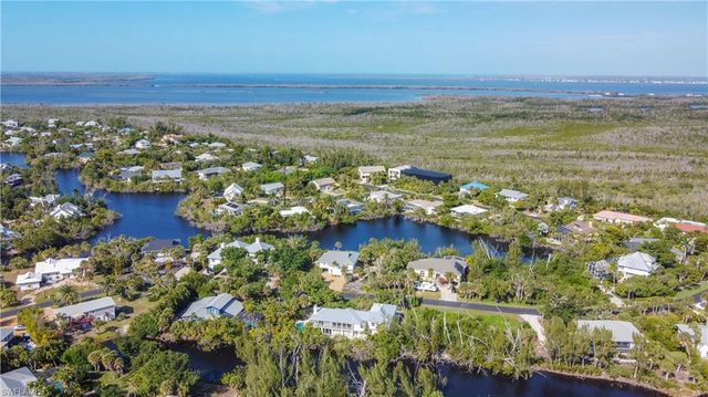 1595 Bunting LN, Sanibel, FL 33957