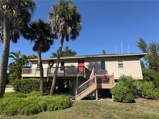 1595 Bunting LN, Sanibel, FL 33957