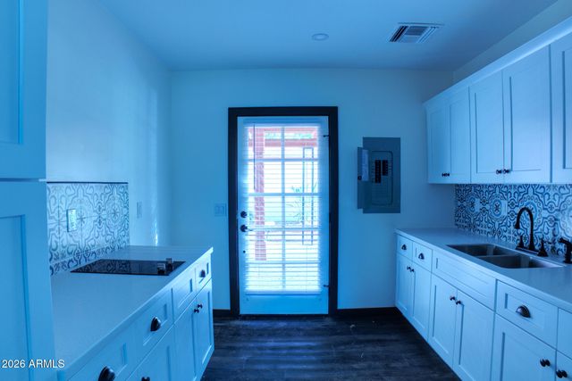 11 W PASADENA Avenue, Phoenix, AZ 85013