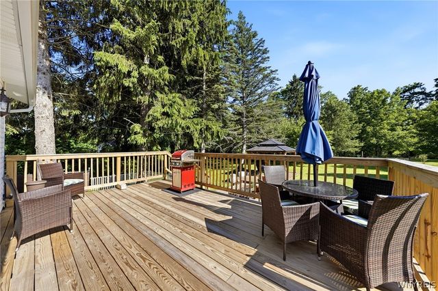 5886 Tonawanda Creek Road, Pendleton, NY 14094