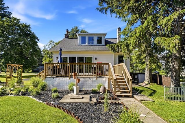5886 Tonawanda Creek Road, Pendleton, NY 14094
