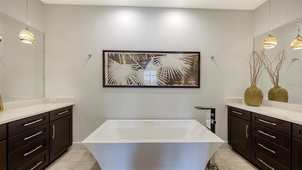 Image 23 of property listing at 4756 RINGWOOD MEADOW, Sarasota, FL 34235