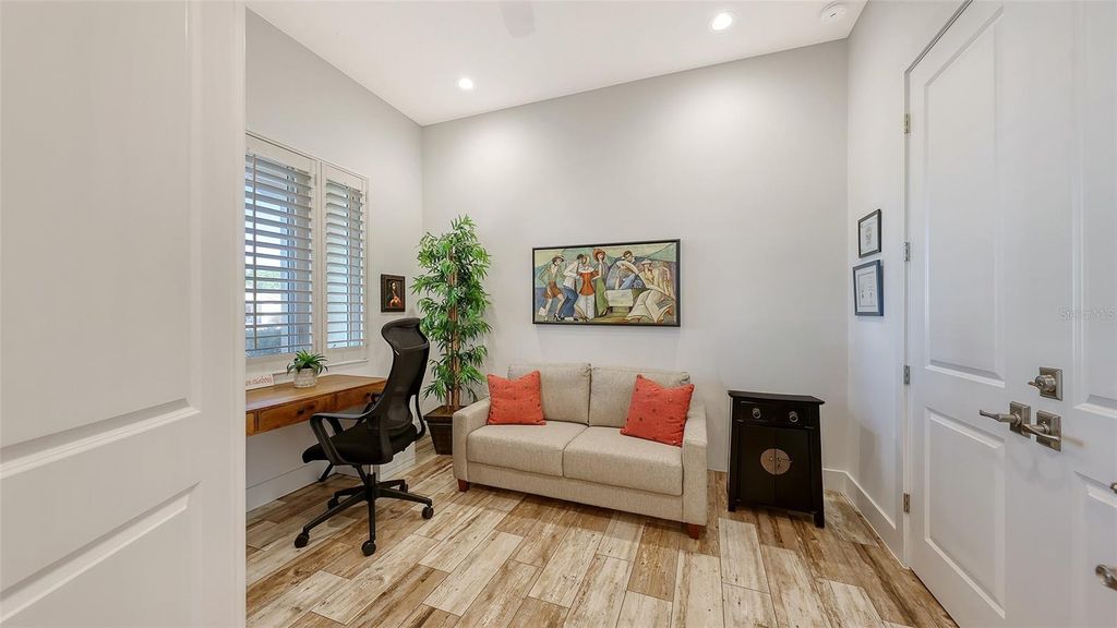 Image 28 of property listing at 4756 RINGWOOD MEADOW, Sarasota, FL 34235