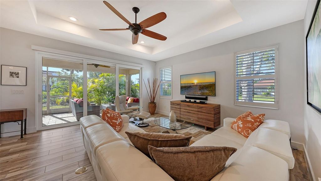 Image 4 of property listing at 4756 RINGWOOD MEADOW, Sarasota, FL 34235