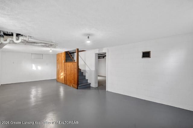 735 N Cochran Avenue, Charlotte, MI 48813