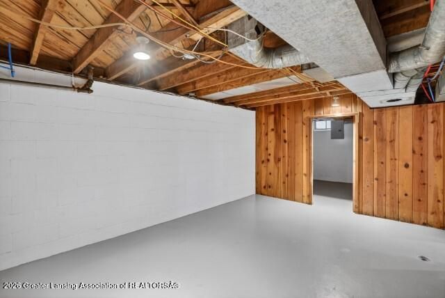 735 N Cochran Avenue, Charlotte, MI 48813