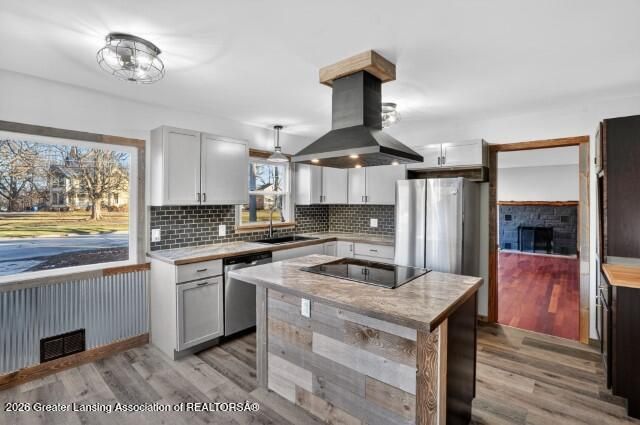 735 N Cochran Avenue, Charlotte, MI 48813