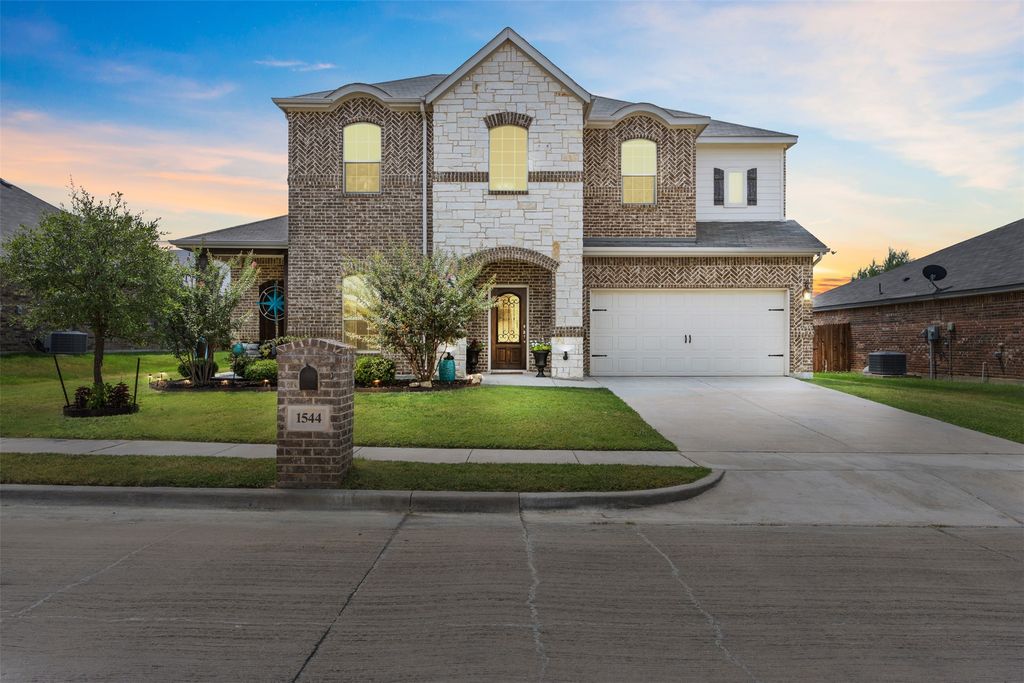 1544 Signature Drive, Weatherford, TX 76087