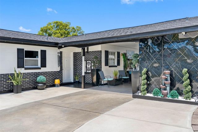 5515 LAKE LE CLARE ROAD, Lutz, FL 33558