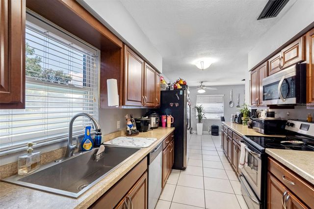 5515 LAKE LE CLARE ROAD, Lutz, FL 33558