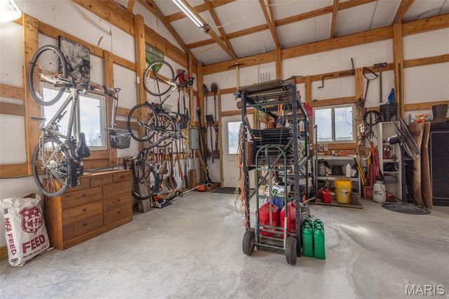 42046 Indiana Lane, Perry, MO 63462