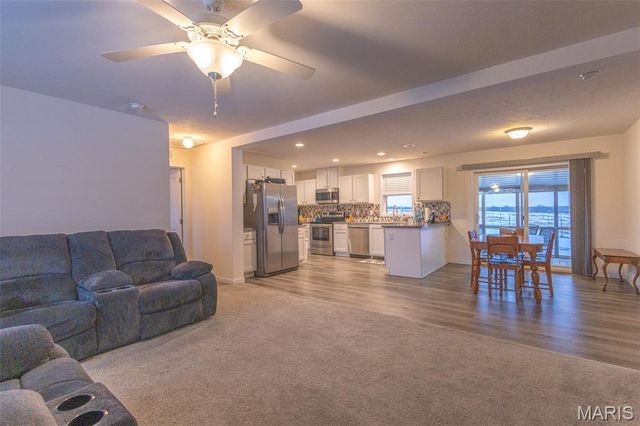 42046 Indiana Lane, Perry, MO 63462