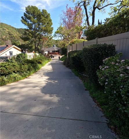 1515 Belleau Road, Glendale, CA 91206