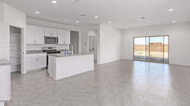 6105 E Falconry Trail, Tucson, AZ 85756