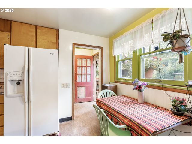 51557 Sw EM WATTS Rd, Scappoose, OR 97056