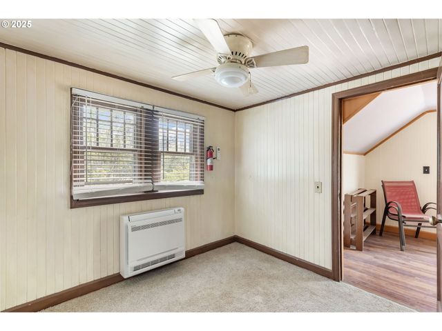 51557 Sw EM WATTS Rd, Scappoose, OR 97056