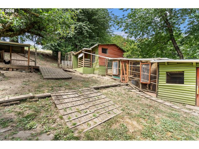 51557 Sw EM WATTS Rd, Scappoose, OR 97056