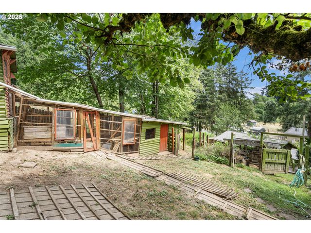 51557 Sw EM WATTS Rd, Scappoose, OR 97056