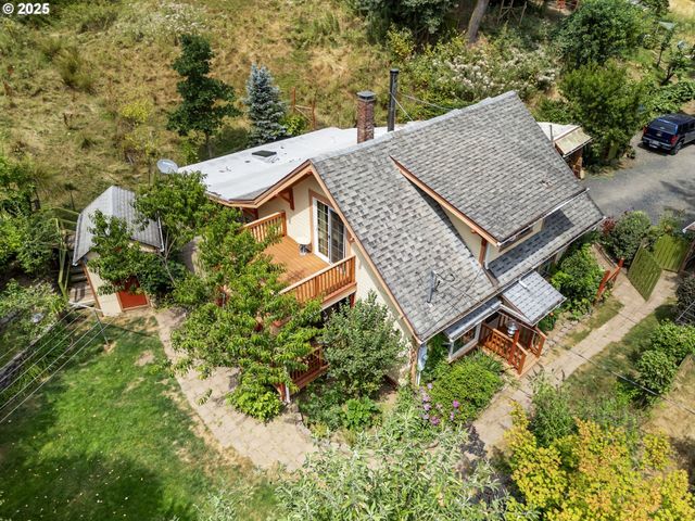 51557 Sw EM WATTS Rd, Scappoose, OR 97056