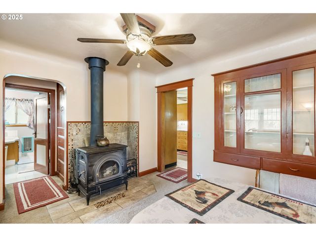 51557 Sw EM WATTS Rd, Scappoose, OR 97056