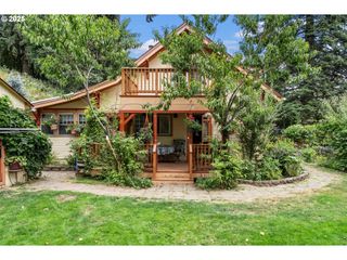 51557 Sw EM WATTS Rd, Scappoose, OR 97056