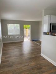 35 NE 13th St 1, Fort Lauderdale, FL 33304