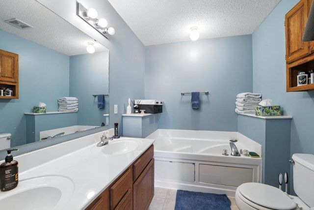 8870 92nd Street S, Cottage Grove, MN 55016