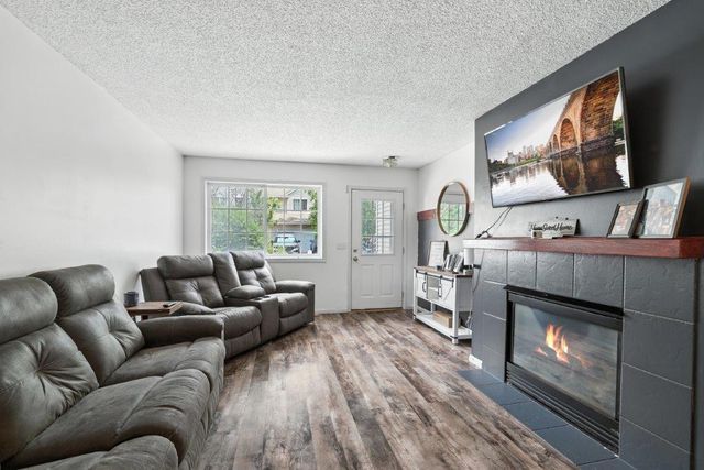 8870 92nd Street S, Cottage Grove, MN 55016