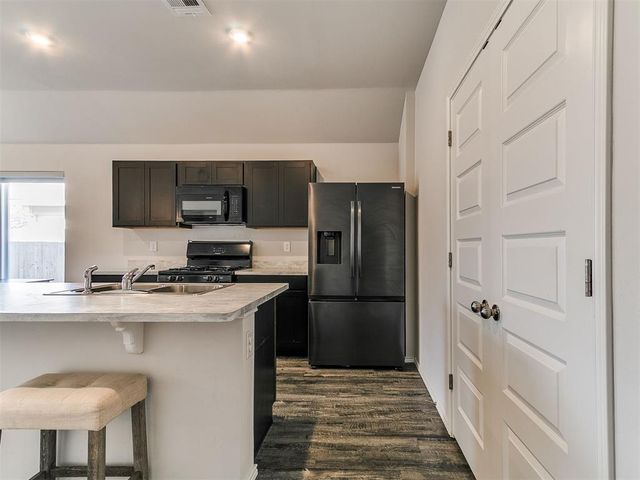 11705 Annette Drive, Yukon, OK 73099