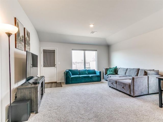 11705 Annette Drive, Yukon, OK 73099