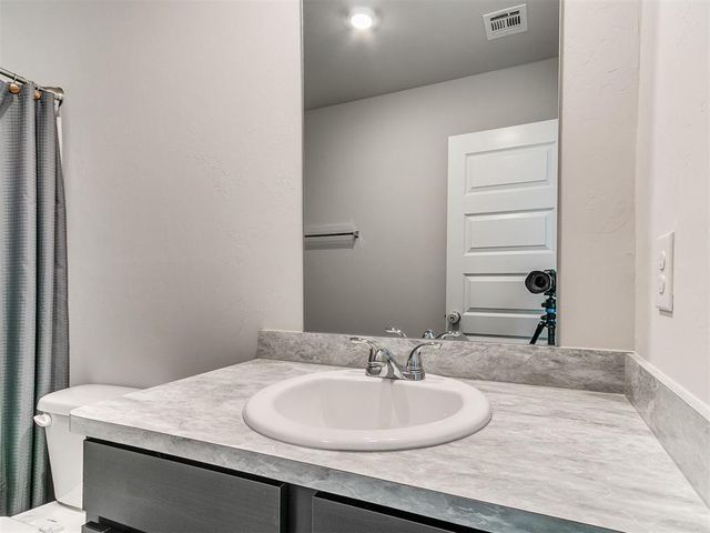 11705 Annette Drive, Yukon, OK 73099