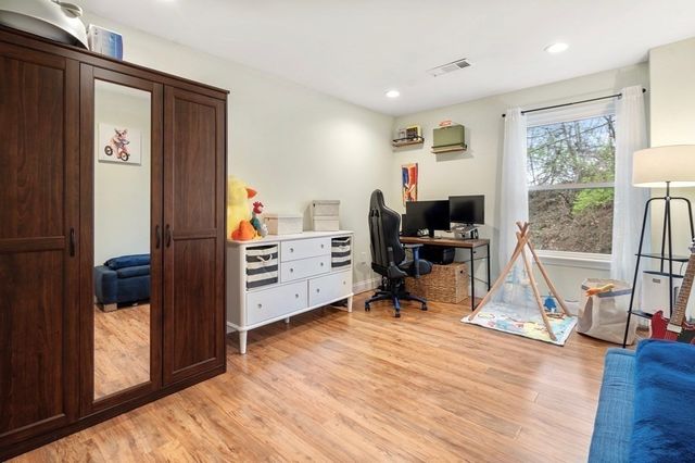 43 N Mead St 43, Boston, MA 02129