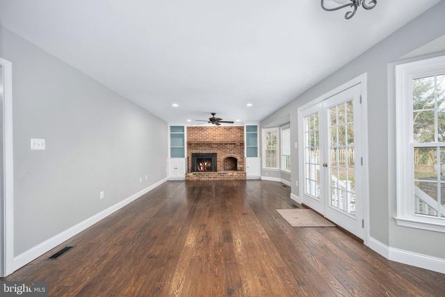 30 LARKWOOD CT, Stafford, VA 22554