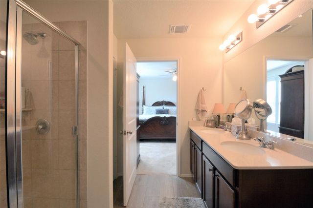 213 Compania DR, Liberty Hill, TX 78642