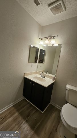 6900 Roswell Rd F9, Sandy Springs, GA 30328
