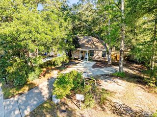 6898 Kapok Dr, Milton, FL 32583