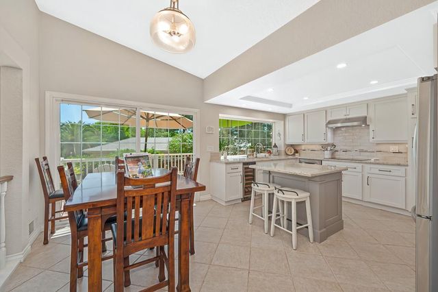 100 Bermuda Ct, Roseville, CA 95678
